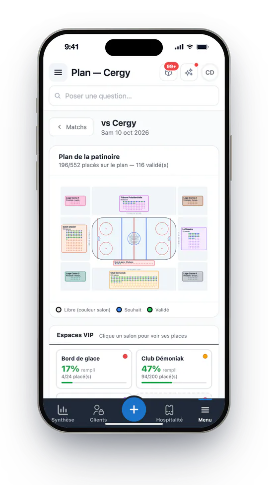 Écran de STRAW web (Démoniak Hockey (mode démo)) : Plan de salle sur téléphone. Plan de la patinoire pour Cergy et cartes des espaces VIP avec remplissage.